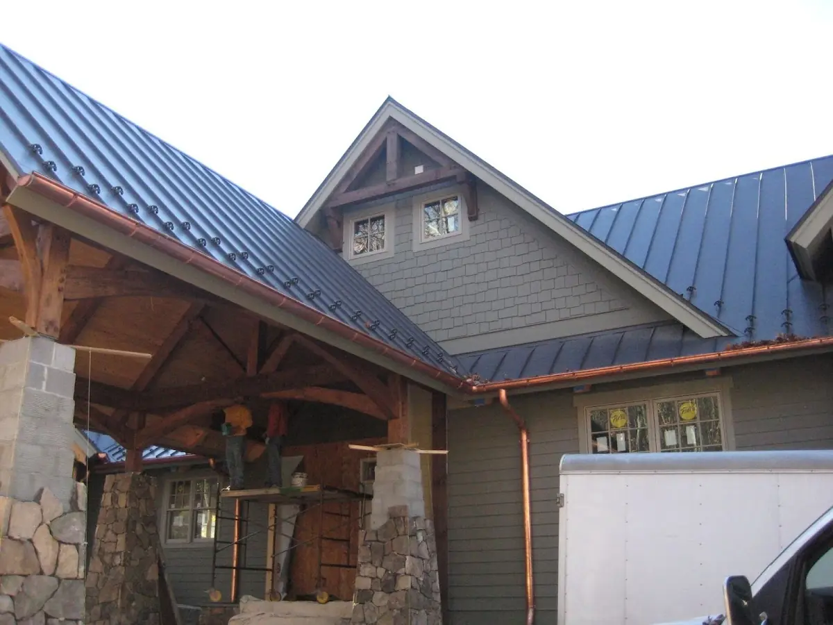 Craftsman Roofing team delivering quality roofing work in Iron City